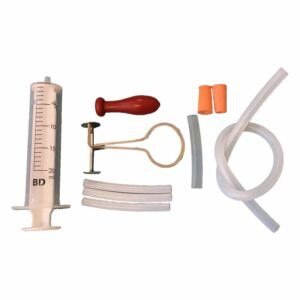 İğne ve sağlık ekipmanları seti, medikal bakım ve acil durumlar için kullanılır.