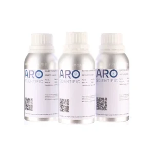 ARO Scientific etiketli, beyaz kapaklı üç alüminyum referans malzeme şişesi